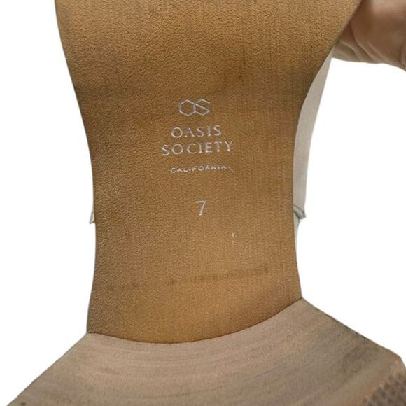 Oasis Society Olivia- Chelsea Heel Boots Neutral Color Size 7 - Picture 11 of 11
